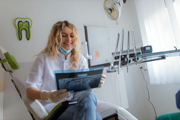 10 Creative Dental Digital Signage Ideas for Your Office