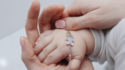 Growing Roots & Wings Parenting in the Little Moments That Shape Big Hearts